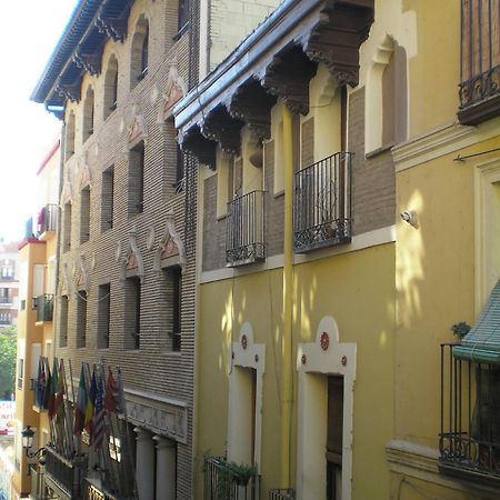 Apartamentos Turisticos Reyes Catolicos 사라고사 외부 사진
