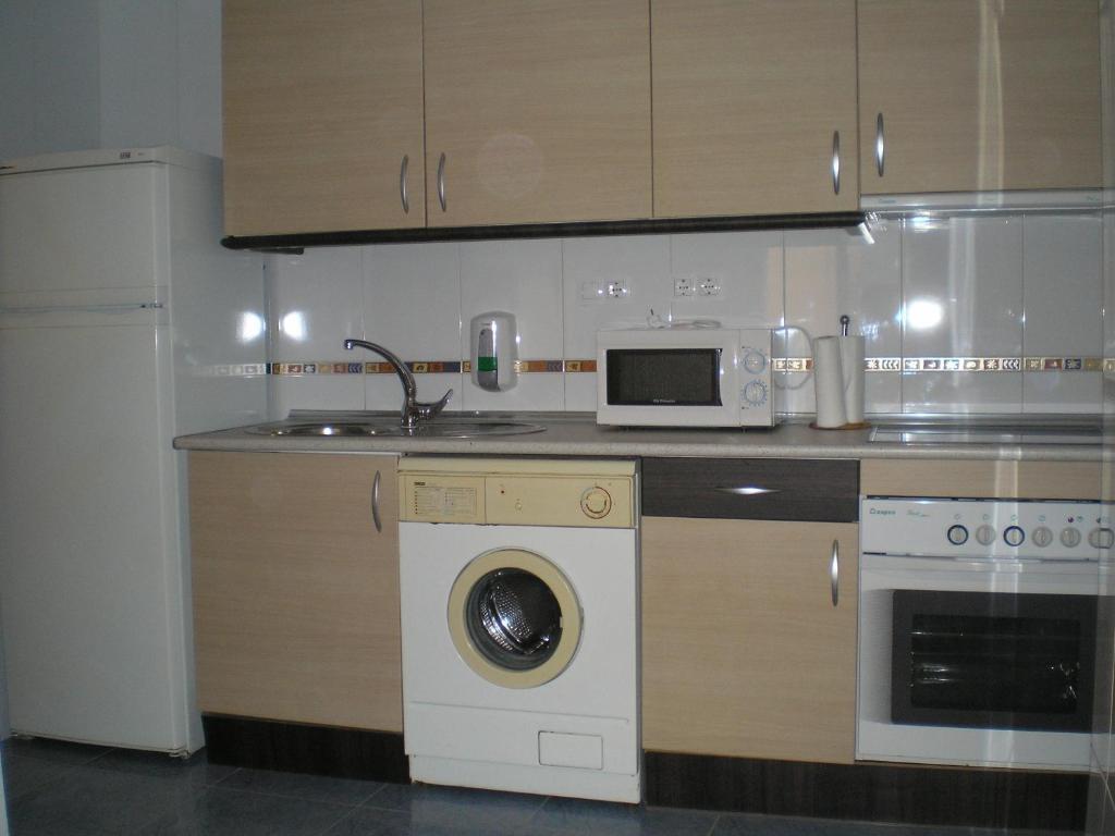 Apartamentos Turisticos Reyes Catolicos 사라고사 객실 사진
