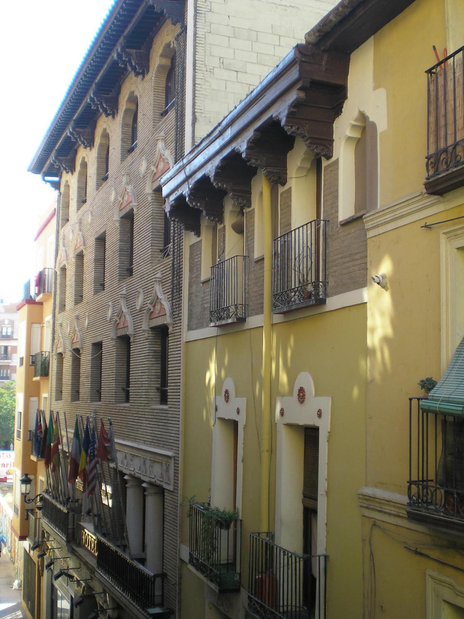 Apartamentos Turisticos Reyes Catolicos 사라고사 외부 사진